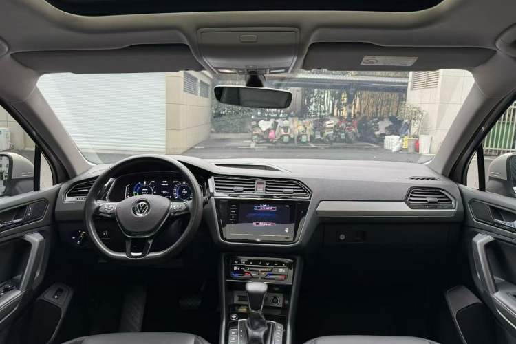Used Volkswagen Tiguan L New Energy 2021 430 PHEV Plug-in Hybrid Prestige Edition Interior 3