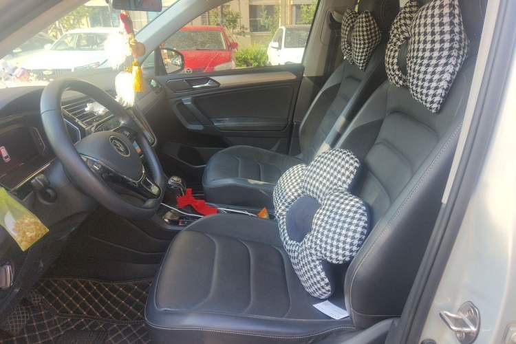 Used Volkswagen Tiguan L New Energy 2021 430 PHEV Plug-in Hybrid Prestige Edition Left Front Seat