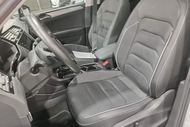 Used Volkswagen Tiguan L New Energy 2021 430 PHEV Plug-in Hybrid Flagship Edition Left Front Seat