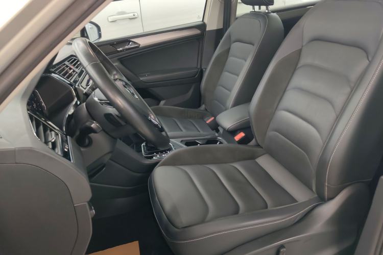 Used Volkswagen Tiguan L New Energy 2021 430 PHEV Plug-in Hybrid Prestige Edition Left Front Seat