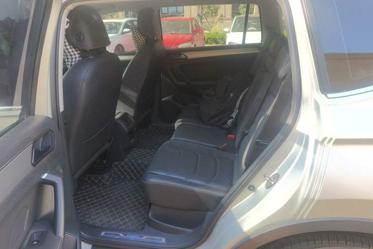 Used Volkswagen Tiguan L New Energy 2021 430 PHEV Plug-in Hybrid Prestige Edition Left Rear Seat