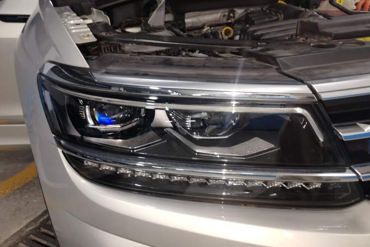 Used Volkswagen Tiguan L New Energy 2021 430 PHEV Plug-in Hybrid Prestige Edition Right Front Headlight