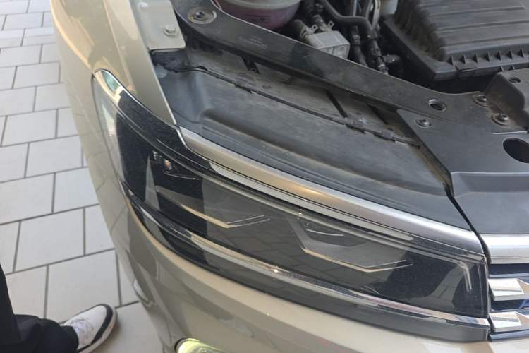 Used Volkswagen Tiguan L New Energy 2021 430 PHEV Plug-in Hybrid Prestige Edition Right Front Headlight