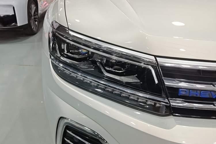 Used Volkswagen Tiguan L New Energy 2021 430 PHEV Plug-in Hybrid Flagship Edition Right Front Headlight