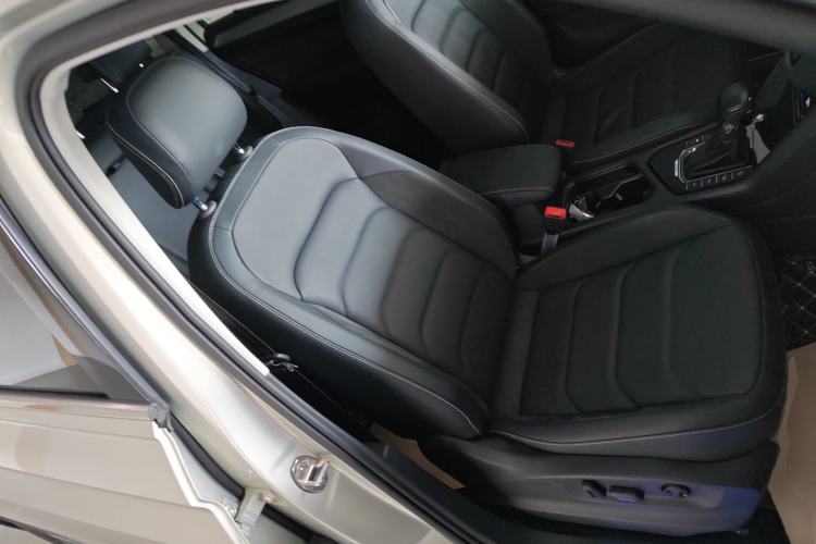 Used Volkswagen Tiguan L New Energy 2021 430 PHEV Plug-in Hybrid Prestige Edition Right Front Seat