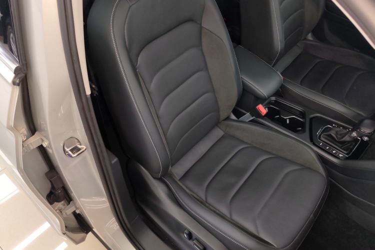 Used Volkswagen Tiguan L New Energy 2021 430 PHEV Plug-in Hybrid Prestige Edition Right Front Seat