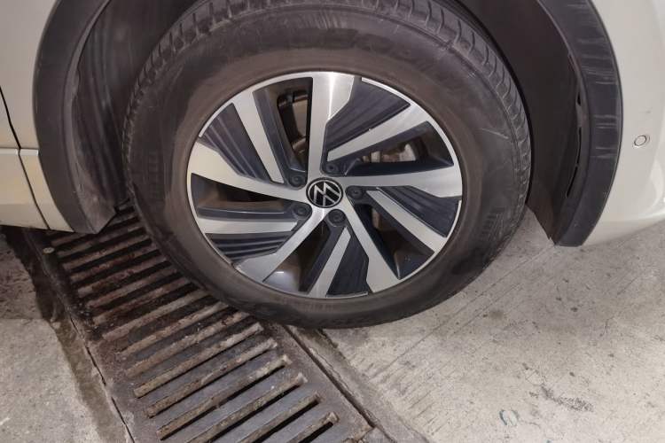 Used Volkswagen Tiguan L New Energy 2021 430 PHEV Plug-in Hybrid Prestige Edition Right Front Wheel Hub