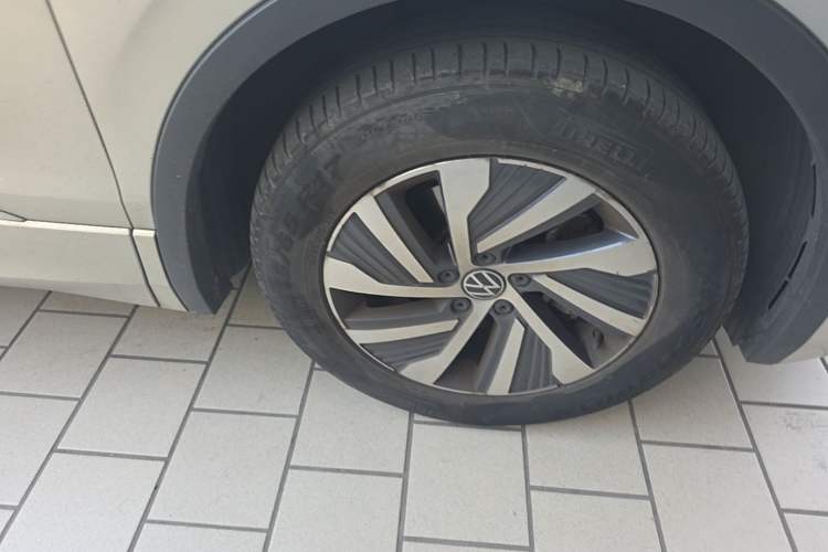 Used Volkswagen Tiguan L New Energy 2021 430 PHEV Plug-in Hybrid Prestige Edition Right Front Wheel Hub