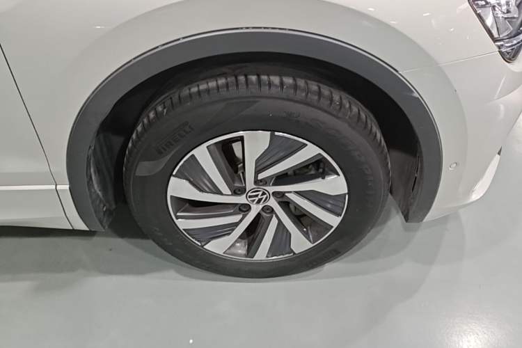 Used Volkswagen Tiguan L New Energy 2021 430 PHEV Plug-in Hybrid Flagship Edition Right Front Wheel Hub