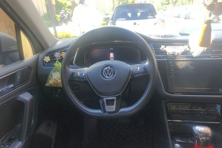 Used Volkswagen Tiguan L New Energy 2021 430 PHEV Plug-in Hybrid Prestige Edition Steering Wheel