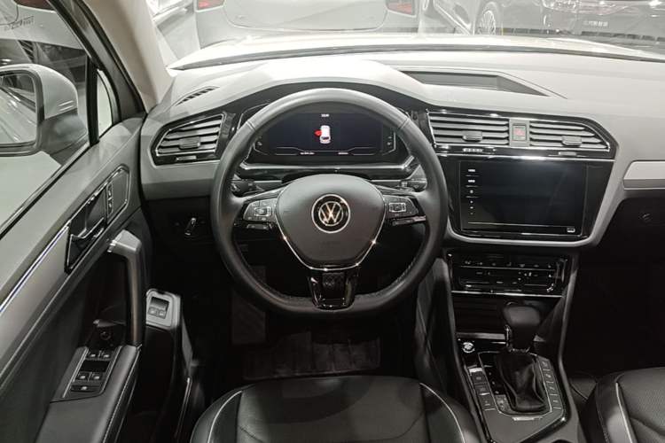 Used Volkswagen Tiguan L New Energy 2021 430 PHEV Plug-in Hybrid Flagship Edition Steering Wheel
