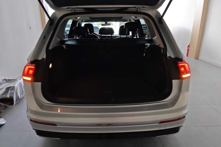 Used Volkswagen Tiguan L New Energy 2021 430 PHEV Plug-in Hybrid Prestige Edition Trunk