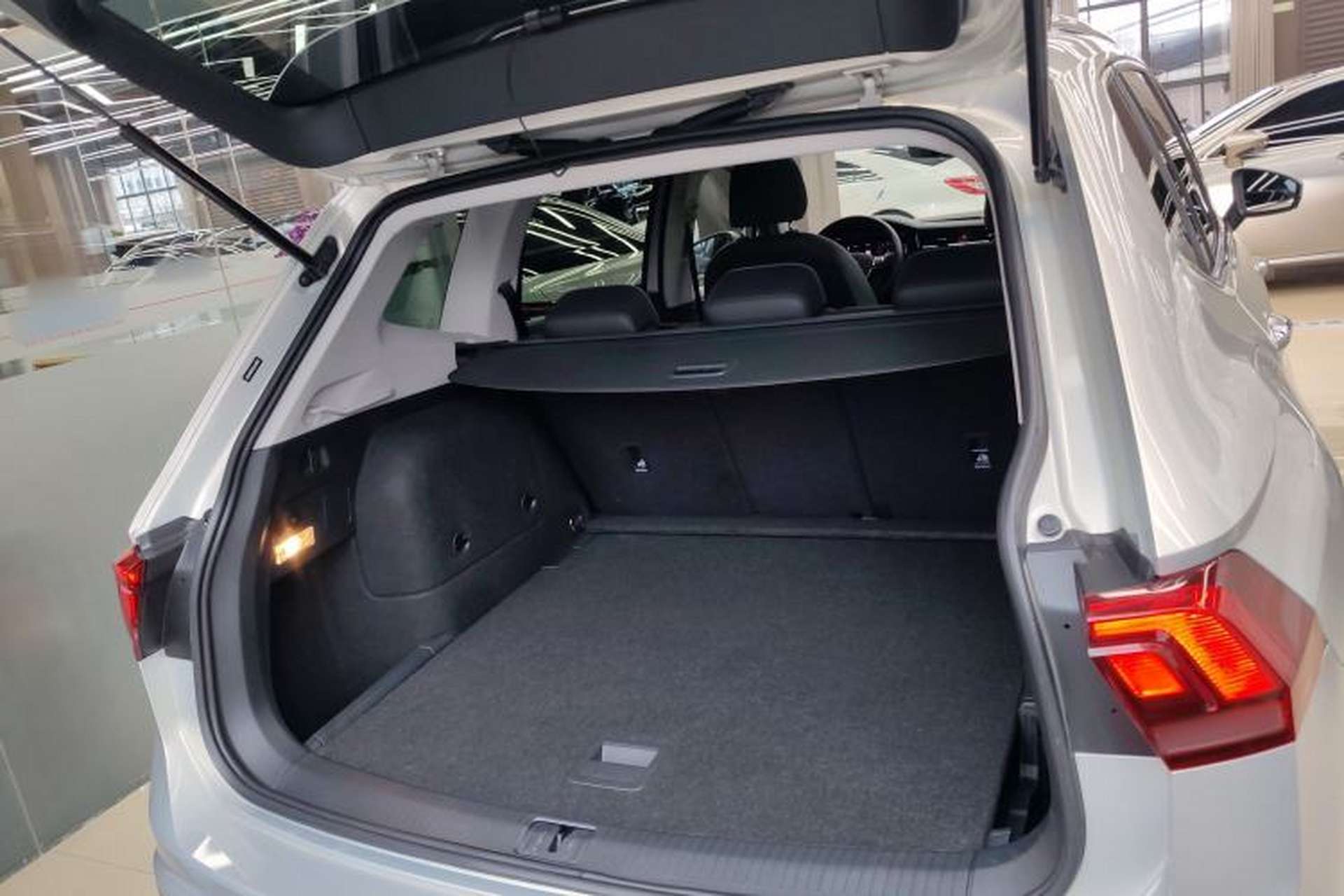 Used Volkswagen Tiguan L New Energy 2021 430 PHEV Plug-in Hybrid Prestige Edition Trunk