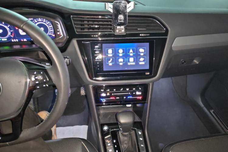 Used Volkswagen Tiguan L New Energy 2021 430 PHEV Plug-in Hybrid Flagship Edition Audio And AC Panel