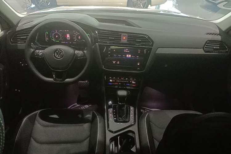 Used Volkswagen Tiguan L New Energy 2021 430 PHEV Plug-in Hybrid Flagship Edition Center Console