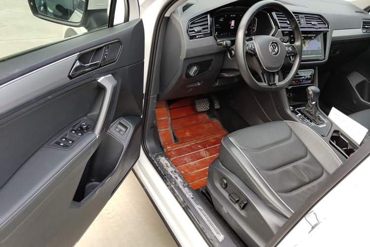 Used Volkswagen Tiguan L New Energy 2021 430 PHEV Plug-in Hybrid Prestige Edition Interior 3