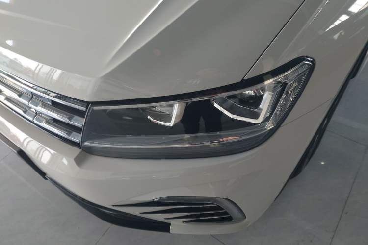 Used Volkswagen Tiguan L New Energy 2021 430 PHEV Plug-in Hybrid Prestige Edition Left Front Headlight