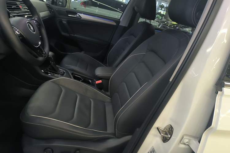 Used Volkswagen Tiguan L New Energy 2021 430 PHEV Plug-in Hybrid Flagship Edition Left Front Seat