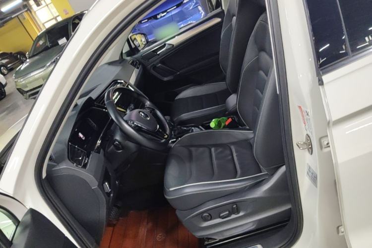 Used Volkswagen Tiguan L New Energy 2021 430 PHEV Plug-in Hybrid Prestige Edition Left Front Seat