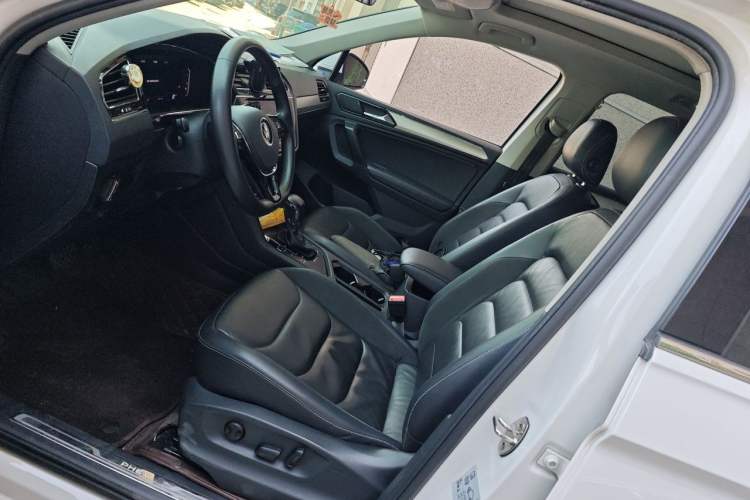 Used Volkswagen Tiguan L New Energy 2021 430 PHEV Plug-in Hybrid Prestige Edition Left Front Seat