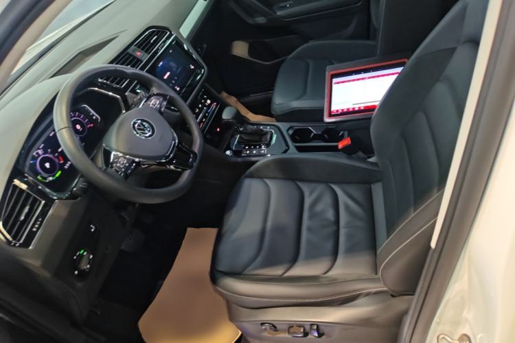 Used Volkswagen Tiguan L New Energy 2021 430 PHEV Plug-in Hybrid Prestige Edition Left Front Seat