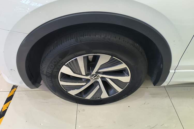 Used Volkswagen Tiguan L New Energy 2021 430 PHEV Plug-in Hybrid Flagship Edition Left Front Wheel Hub