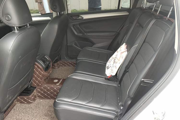 Used Volkswagen Tiguan L New Energy 2021 430 PHEV Plug-in Hybrid Flagship Edition Left Rear Seat