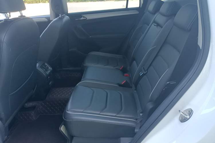 Used Volkswagen Tiguan L New Energy 2021 430 PHEV Plug-in Hybrid Flagship Edition Left Rear Seat