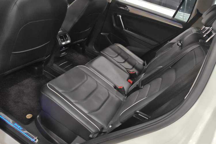 Used Volkswagen Tiguan L New Energy 2021 430 PHEV Plug-in Hybrid Flagship Edition Left Rear Seat