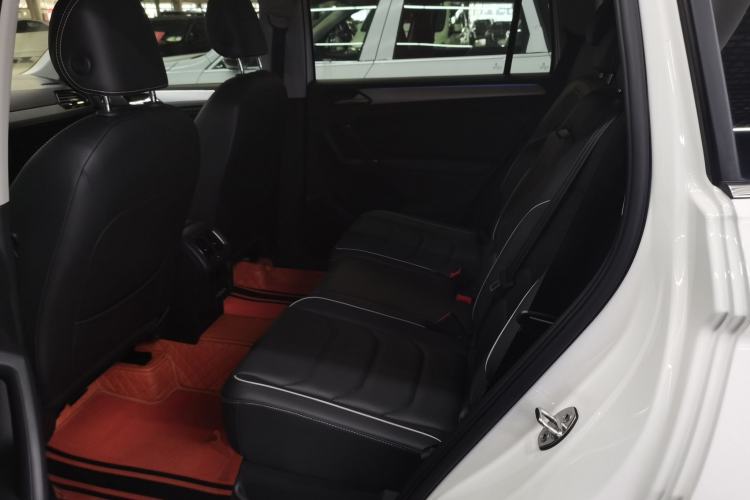 Used Volkswagen Tiguan L New Energy 2021 430 PHEV Plug-in Hybrid Flagship Edition Left Rear Seat