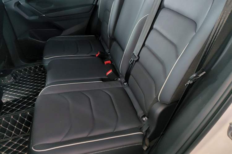 Used Volkswagen Tiguan L New Energy 2021 430 PHEV Plug-in Hybrid Flagship Edition Left Rear Seat