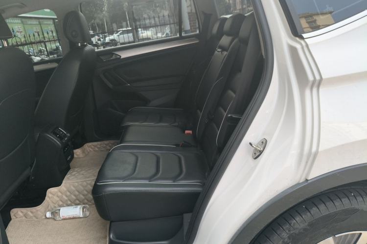 Used Volkswagen Tiguan L New Energy 2021 430 PHEV Plug-in Hybrid Flagship Edition Left Rear Seat