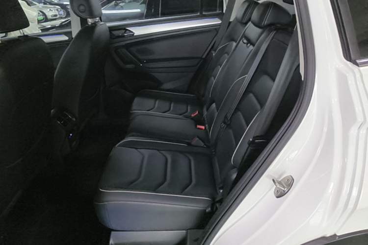 Used Volkswagen Tiguan L New Energy 2021 430 PHEV Plug-in Hybrid Flagship Edition Left Rear Seat