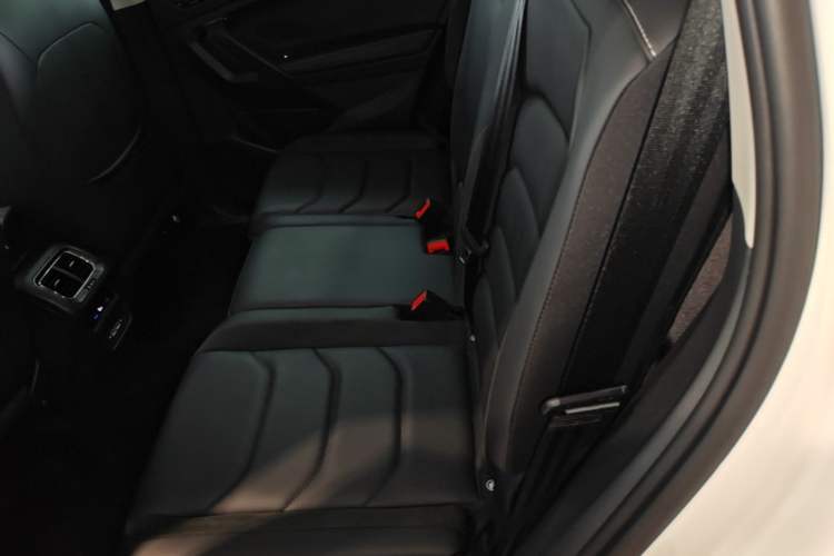 Used Volkswagen Tiguan L New Energy 2021 430 PHEV Plug-in Hybrid Prestige Edition Left Rear Seat