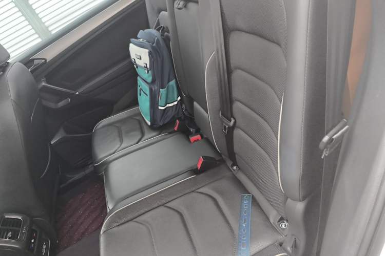 Used Volkswagen Tiguan L New Energy 2021 430 PHEV Plug-in Hybrid Flagship Edition Left Rear Seat