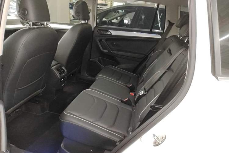 Used Volkswagen Tiguan L New Energy 2021 430 PHEV Plug-in Hybrid Flagship Edition Left Rear Seat