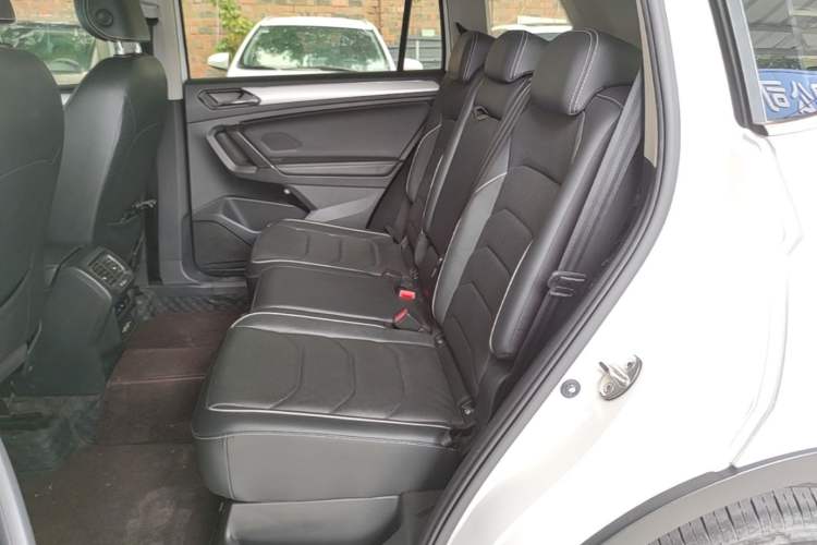 Used Volkswagen Tiguan L New Energy 2021 430 PHEV Plug-in Hybrid Flagship Edition Left Rear Seat