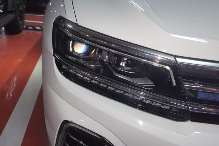 Used Volkswagen Tiguan L New Energy 2021 430 PHEV Plug-in Hybrid Flagship Edition Right Front Headlight