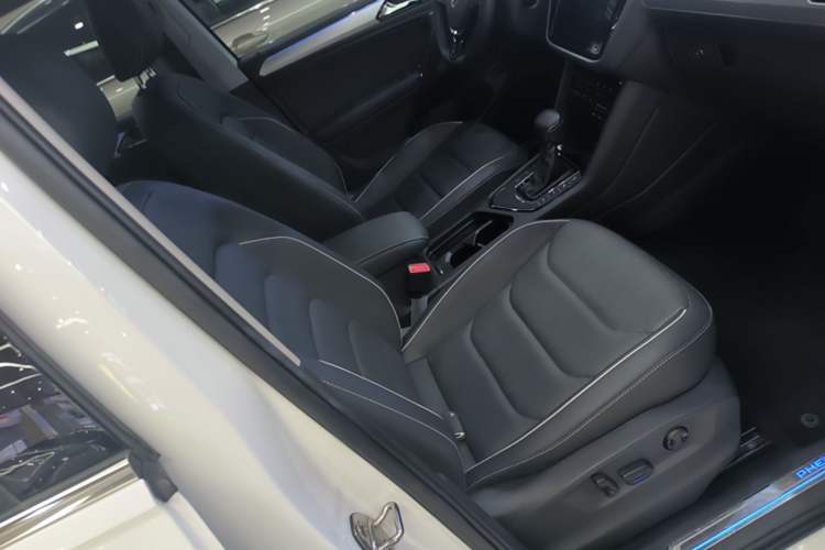 Used Volkswagen Tiguan L New Energy 2021 430 PHEV Plug-in Hybrid Flagship Edition Right Front Seat