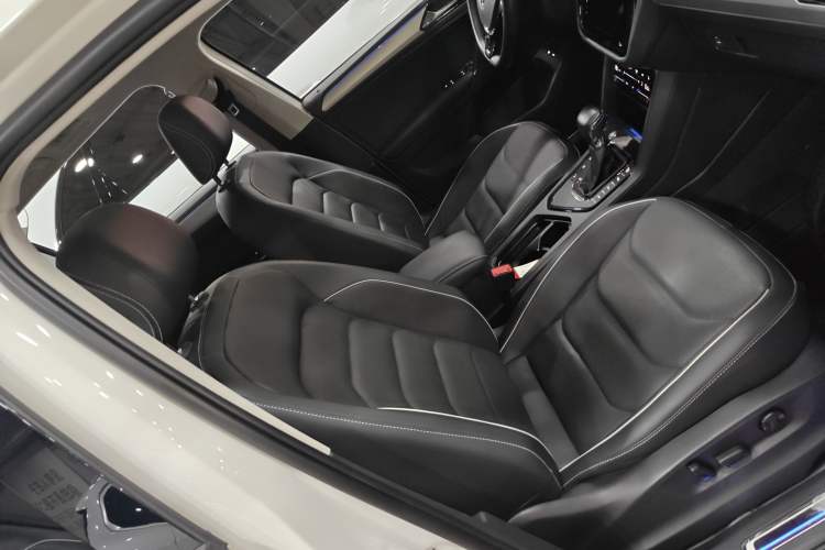 Used Volkswagen Tiguan L New Energy 2021 430 PHEV Plug-in Hybrid Flagship Edition Right Front Seat