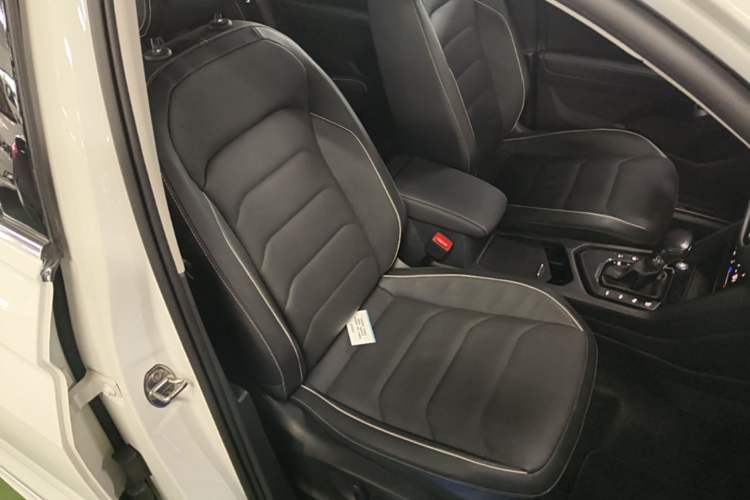 Used Volkswagen Tiguan L New Energy 2021 430 PHEV Plug-in Hybrid Flagship Edition Right Front Seat