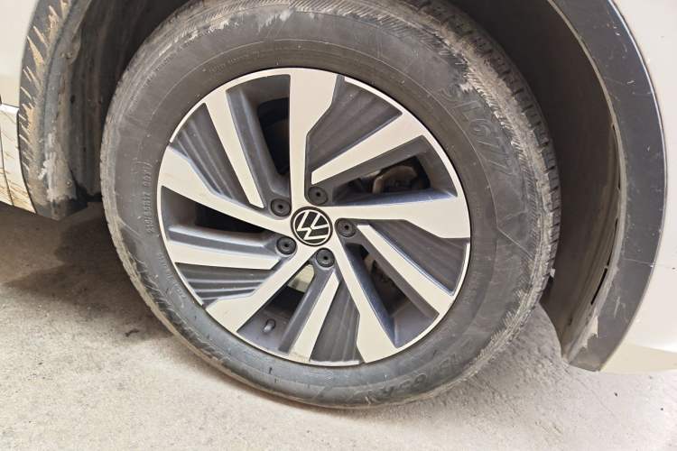 Used Volkswagen Tiguan L New Energy 2021 430 PHEV Plug-in Hybrid Flagship Edition Right Front Wheel Hub