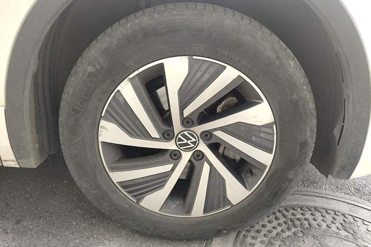 Used Volkswagen Tiguan L New Energy 2021 430 PHEV Plug-in Hybrid Flagship Edition Right Front Wheel Hub
