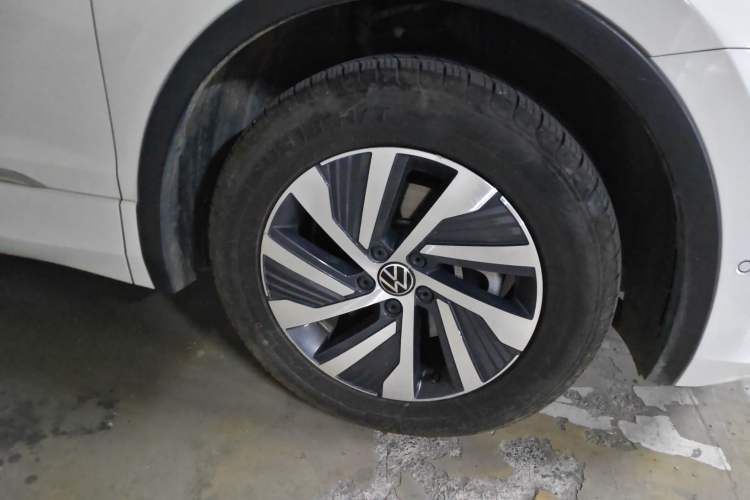 Used Volkswagen Tiguan L New Energy 2021 430 PHEV Plug-in Hybrid Flagship Edition Right Front Wheel Hub