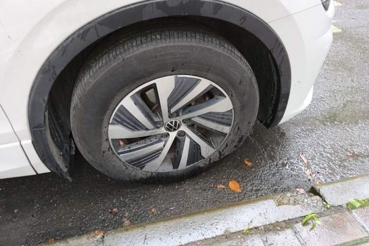 Used Volkswagen Tiguan L New Energy 2021 430 PHEV Plug-in Hybrid Flagship Edition Right Front Wheel Hub