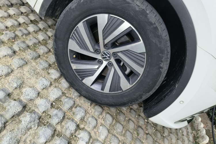 Used Volkswagen Tiguan L New Energy 2021 430 PHEV Plug-in Hybrid Flagship Edition Right Front Wheel Hub