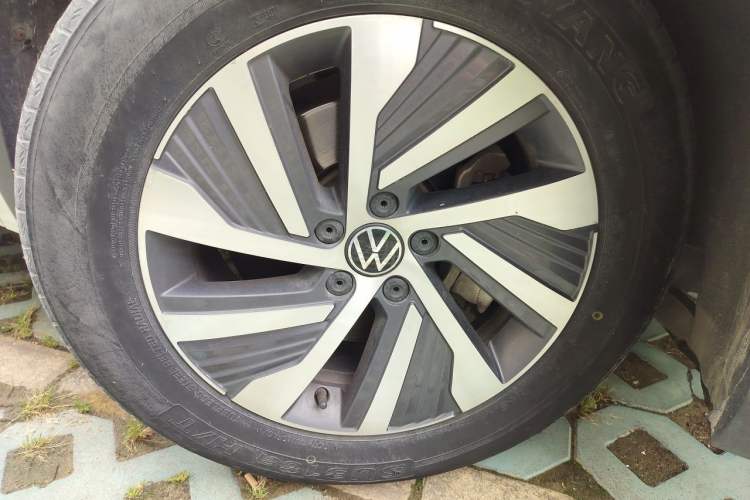 Used Volkswagen Tiguan L New Energy 2021 430 PHEV Plug-in Hybrid Flagship Edition Right Front Wheel Hub
