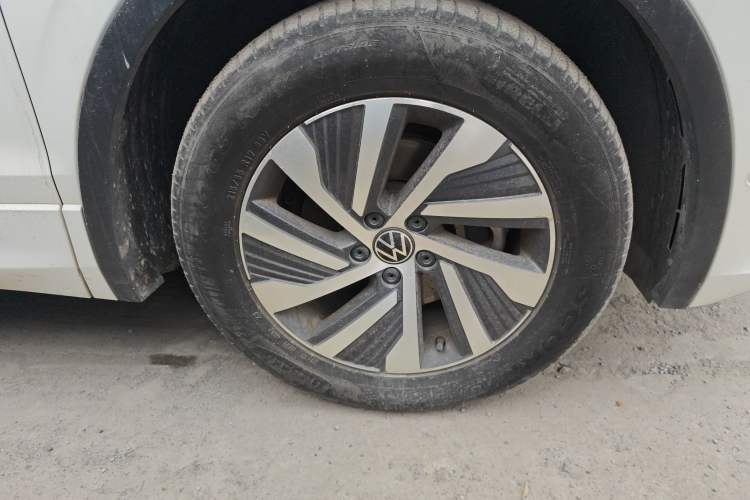 Used Volkswagen Tiguan L New Energy 2021 430 PHEV Plug-in Hybrid Flagship Edition Right Front Wheel Hub
