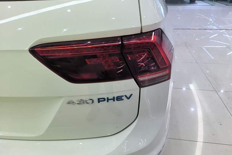 Used Volkswagen Tiguan L New Energy 2021 430 PHEV Plug-in Hybrid Flagship Edition Right Rear Taillight