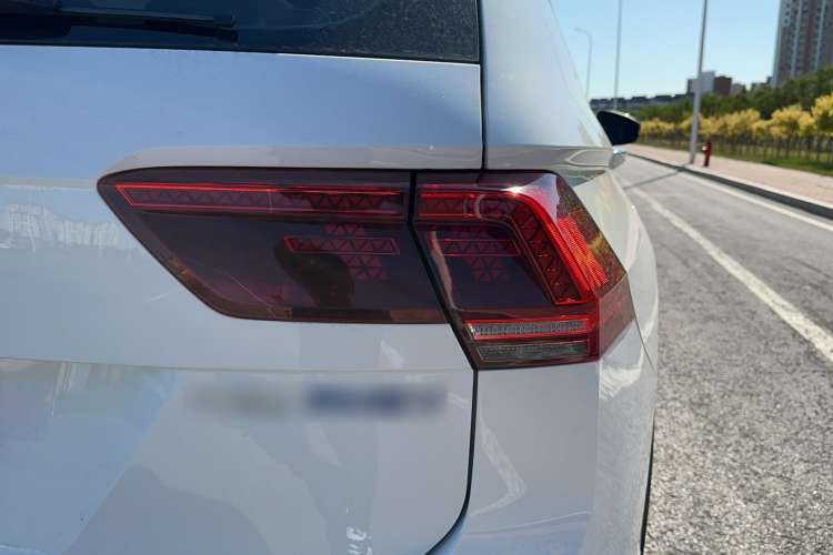 Used Volkswagen Tiguan L New Energy 2021 430 PHEV Plug-in Hybrid Flagship Edition Right Rear Taillight